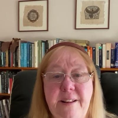Dr Julia Phillips